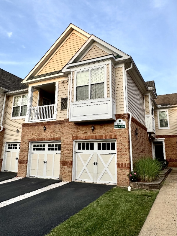 property at 43825 Hickory Corner Terrace