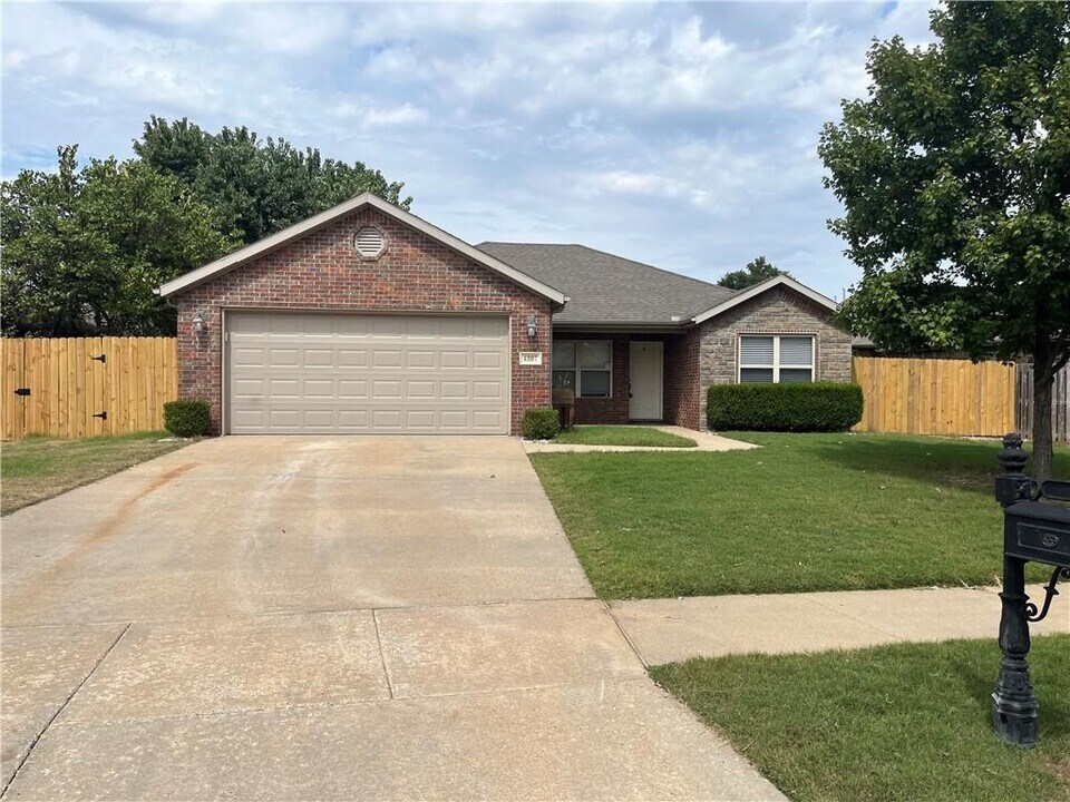 4307 W Langmead Dr in Rogers, AR - Building Photo
