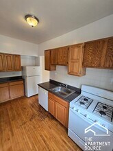 1370.5 W Estes Ave in Chicago, IL - Building Photo - Building Photo