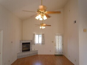 2059 Columbia Ct NE in Rio Rancho, NM - Building Photo - Building Photo