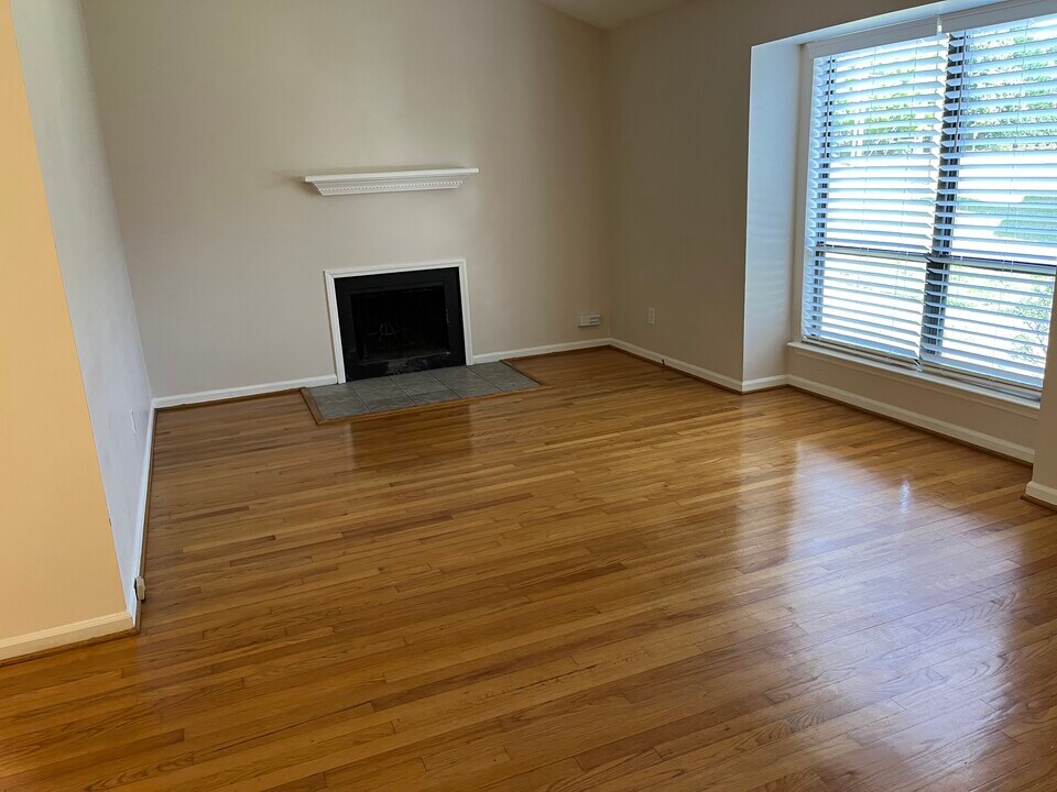 6828 Ray Rd, Unit Suite B in Raleigh, NC - Building Photo