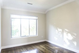 391 Hyde Park Ave-Unit -2 in Boston, MA - Building Photo - Building Photo