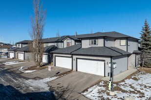 Chinook Estates in Airdrie, AB - Building Photo