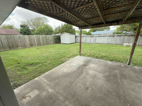 1927 Sean Dr in Corpus Christi, TX - Foto de edificio - Building Photo
