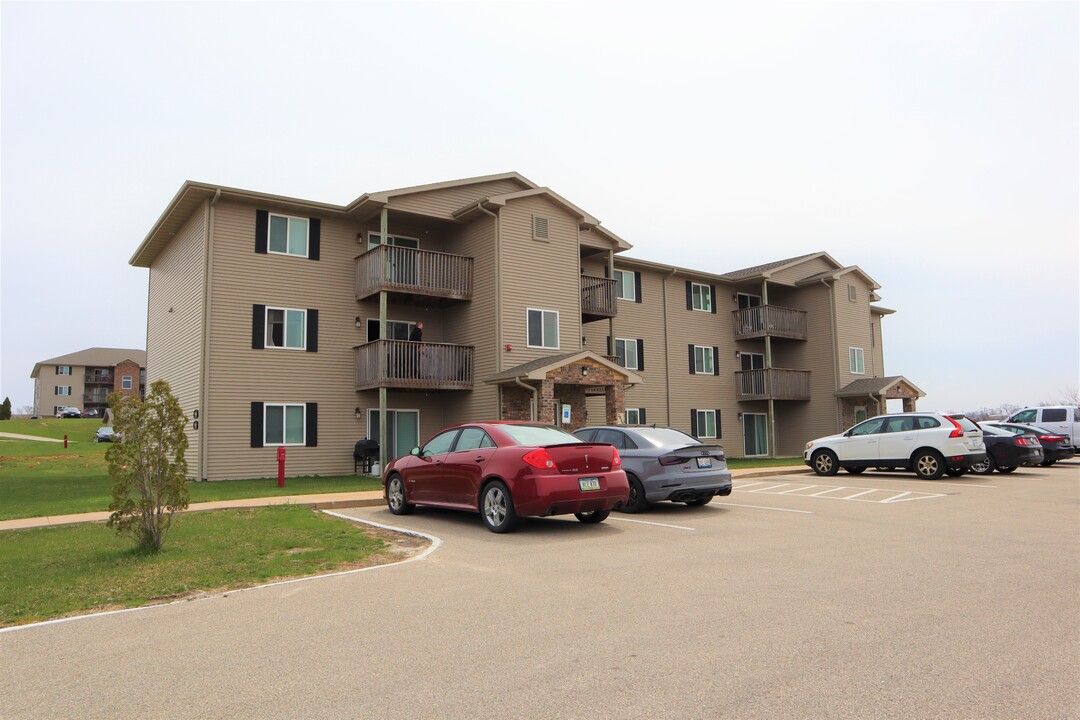 Commerce Park Apartments in Dubuque, IA - Building Photo