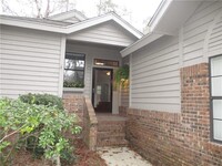 45 Bay Tree Ct E in St. Simons Island, GA - Foto de edificio - Building Photo