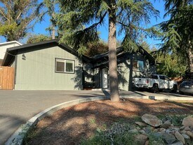 545 Brush Creek Rd in Santa Rosa, CA - Building Photo