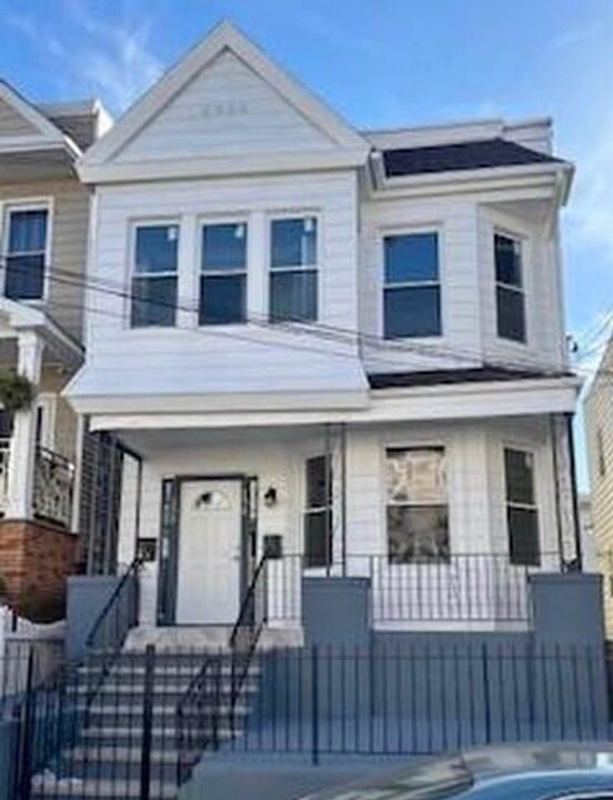 153 Lexington Ave in Jersey City, NJ - Building Photo