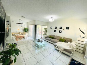 12736 SW 66th St in Miami, FL - Building Photo - Building Photo