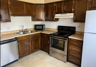 4751 Old Hickory Rd in Virginia Beach, VA - Building Photo - Building Photo