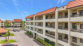 106 1st St E in Tierra Verde, FL - Building Photo