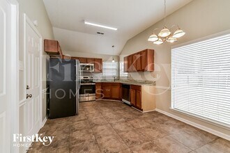 6546 Valley Oak Dr in Memphis, TN - Foto de edificio - Building Photo