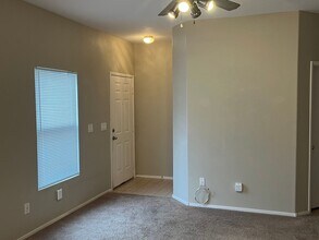 2588 Velez Valley Way in Henderson, NV - Building Photo - Building Photo