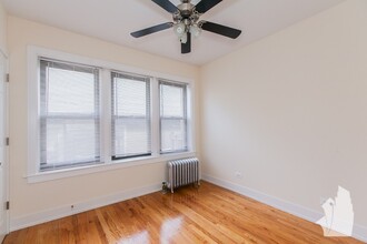 4537 N Leavitt St, Unit 3 in Chicago, IL - Building Photo - Building Photo