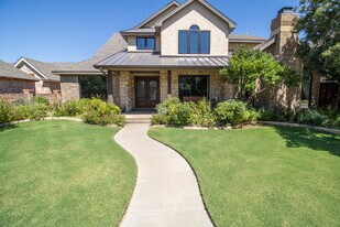 306 N 10th St in Wolfforth, TX - Building Photo