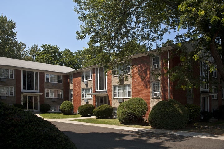 Evergreen Apartments in Cranston, RI - Building Photo