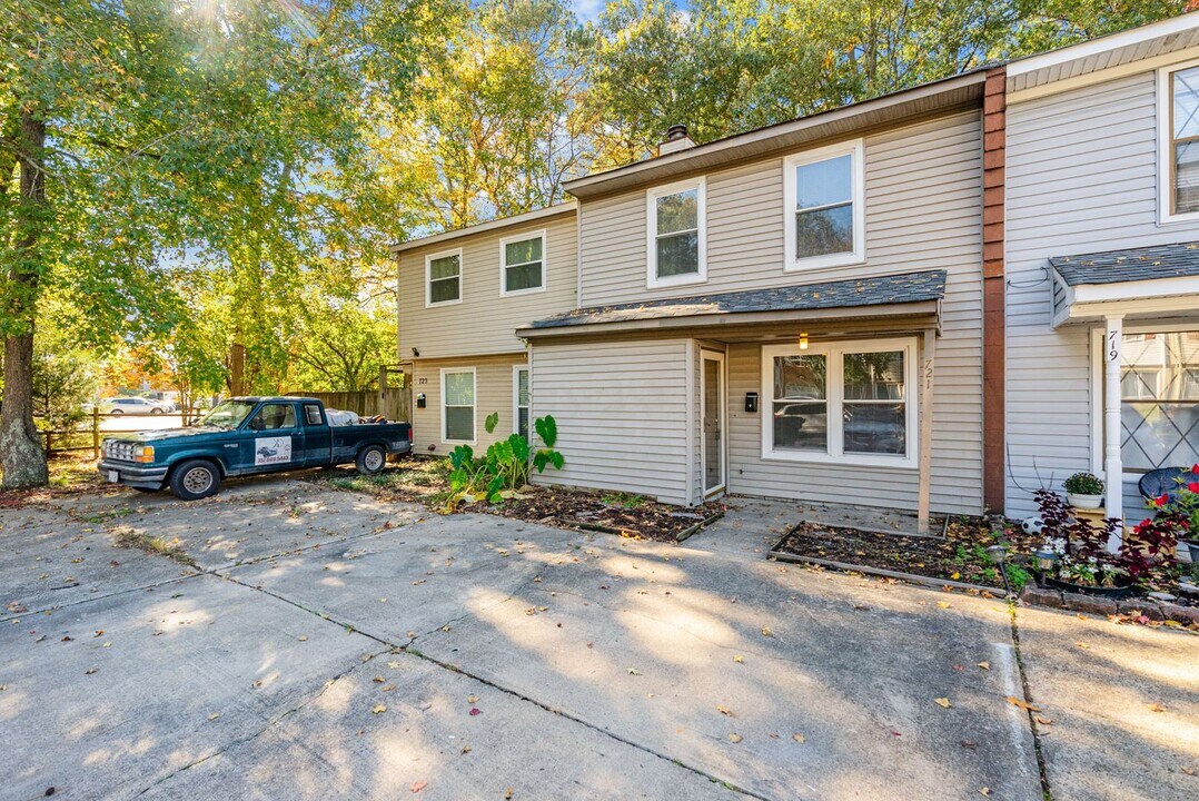 721 Taft Ave in Virginia Beach, VA - Foto de edificio