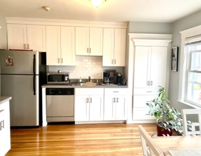 238 Washington St in Westwood, MA - Building Photo