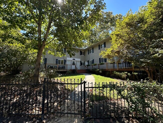 453 Greenwood Ave NE, Unit 3