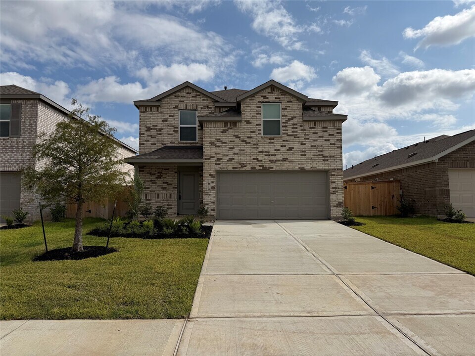 16718 Spotted Oak Dr in Hockley, TX - Building Photo