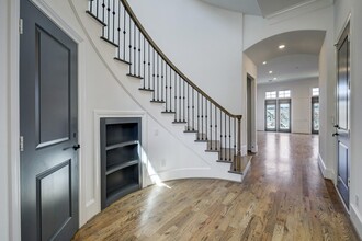 1116 Mosaico Ln in Houston, TX - Foto de edificio - Building Photo