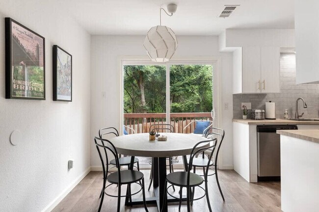 802 Ramble Ln in Austin, TX - Building Photo - Building Photo