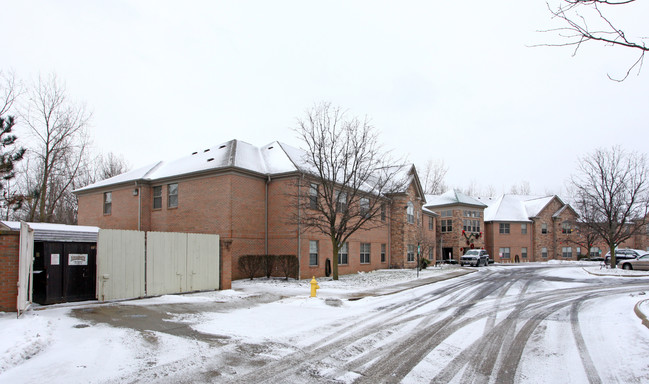 Little Brook Place in Columbus, OH - Building Photo - Building Photo