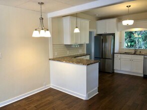 400 Mine Hill Rd SW in Issaquah, WA - Foto de edificio - Building Photo