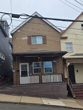 212 Kenmawr Ave in Braddock, PA - Building Photo - Building Photo