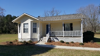 611 Windcrest Dr in Dublin, GA - Building Photo