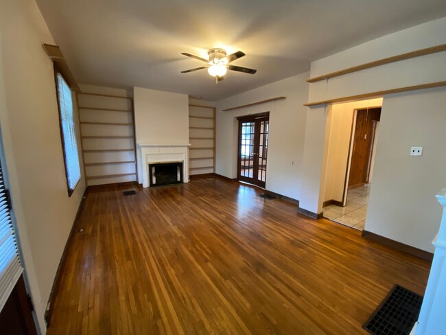 2334 Indianola Ave in Columbus, OH - Building Photo - Building Photo