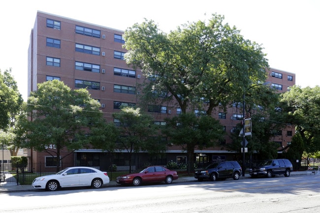 Maudelle Brown Bousfield Apartments in Chicago, IL - Building Photo - Building Photo