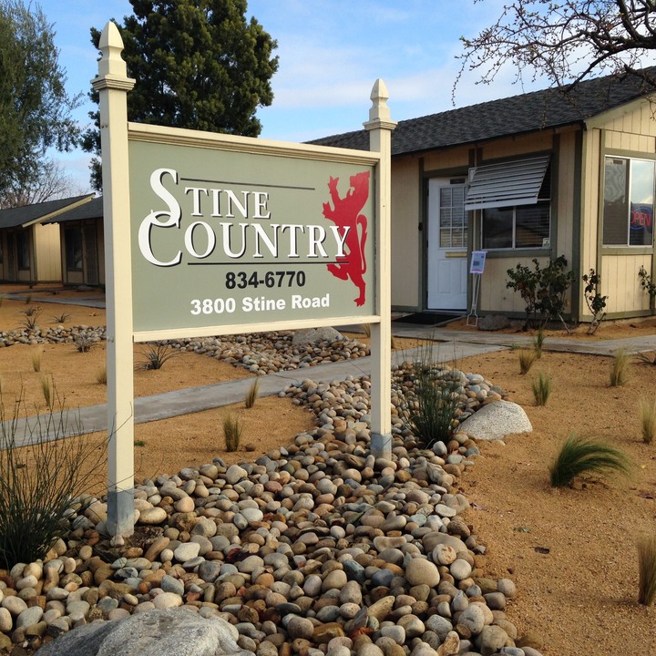 Stine Country in Bakersfield, CA - Building Photo