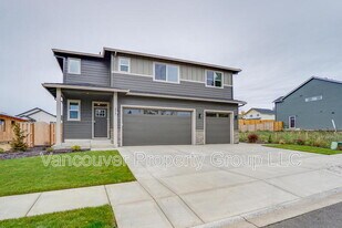 2217 E Juniper Cir in La Center, WA - Building Photo