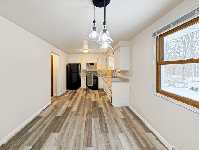 2659 Deckner Ave in Green Bay, WI - Foto de edificio - Building Photo