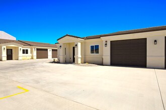 2860 Jamaica Blvd S in Lake Havasu City, AZ - Building Photo - Building Photo