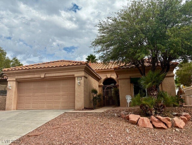 10524 W Snyder Ave in Las Vegas, NV - Building Photo