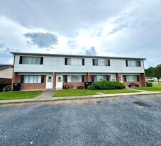 9570 Shenandoah Dr in New Market, VA - Building Photo