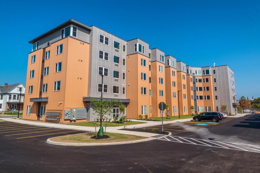 Campus Walk One in Buffalo, NY - Building Photo