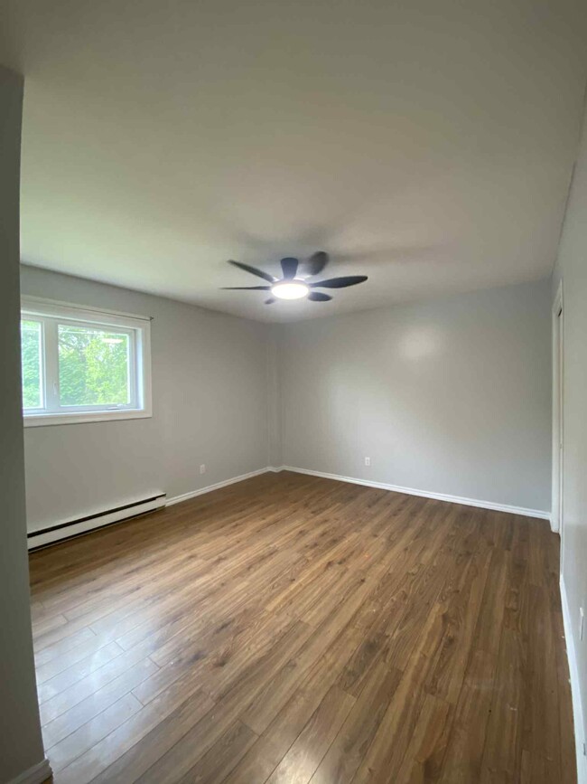 340 Raymond Ave in Bathurst, NB - Building Photo - Building Photo