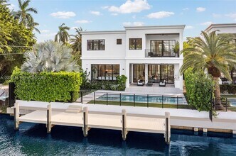 895 NE 76th St in Miami, FL - Building Photo - Building Photo