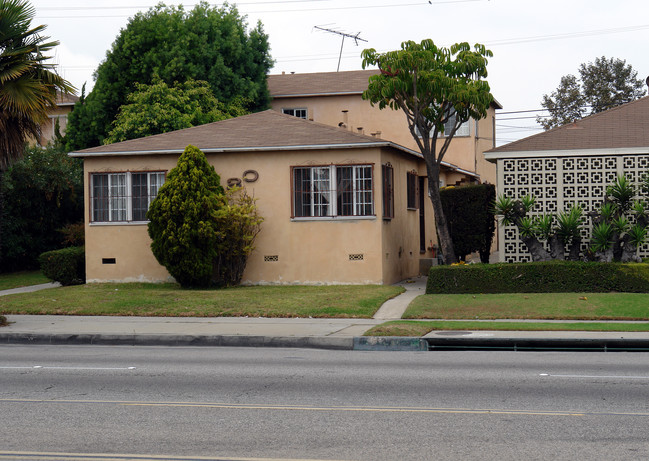 1320 Centinela Ave in Inglewood, CA - Foto de edificio - Building Photo