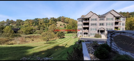 101 Country Meadow Ln, Unit 306. in Bridgeport, WV - Building Photo - Building Photo