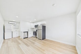 Cocoa Village Flats in Cocoa, FL - Building Photo - Building Photo