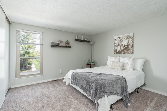 Worthington Commons in Columbus, OH - Foto de edificio - Interior Photo