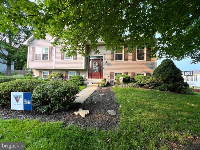 954 Firestone Rd in Westminster, MD - Building Photo - Building Photo