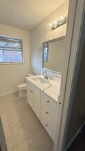 1311 21st St in Huntsville, TX - Foto de edificio - Building Photo