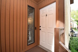 6852 Countrywoods Cir in Cottonwood Heights, UT - Building Photo - Building Photo