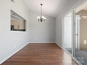Room in Condo on S Vicksburg Park Ct in Charlotte, NC - Building Photo - Building Photo