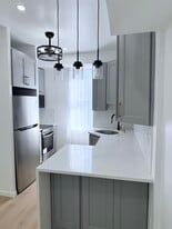 310 SUMMIT Ave in Jersey City, NJ - Building Photo